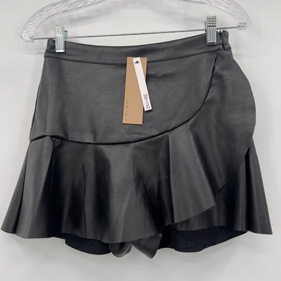 DO+BE Black Faux Leather Ruffle Skort Trendy – Women’s Small - Picture 1 of 8